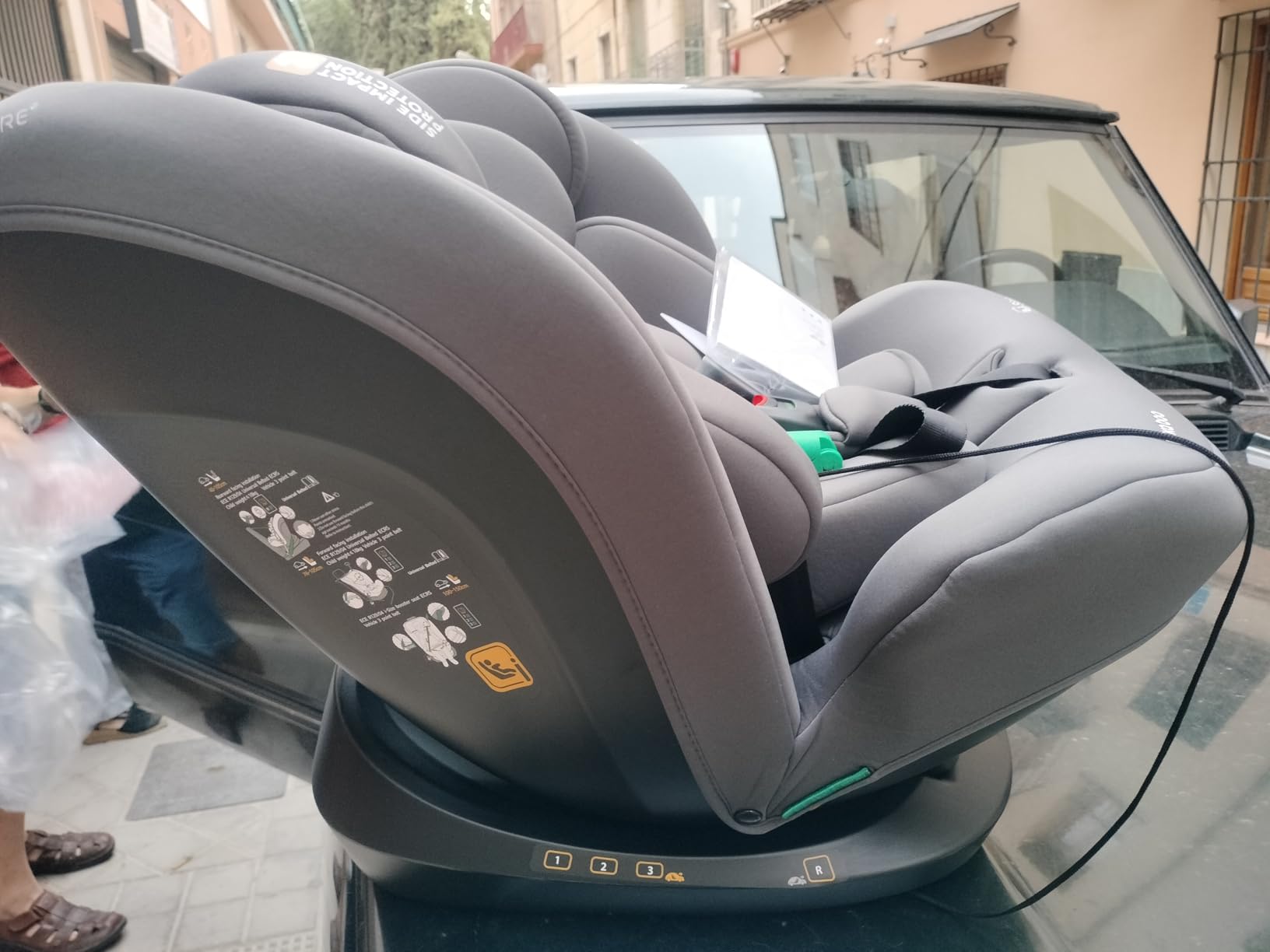 Buena silla, pero revisa el manual